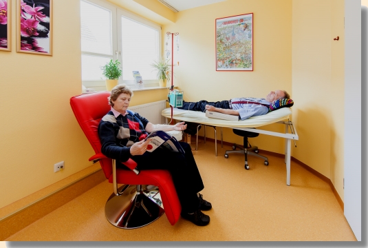 Patienten bei der Infusionstherapie